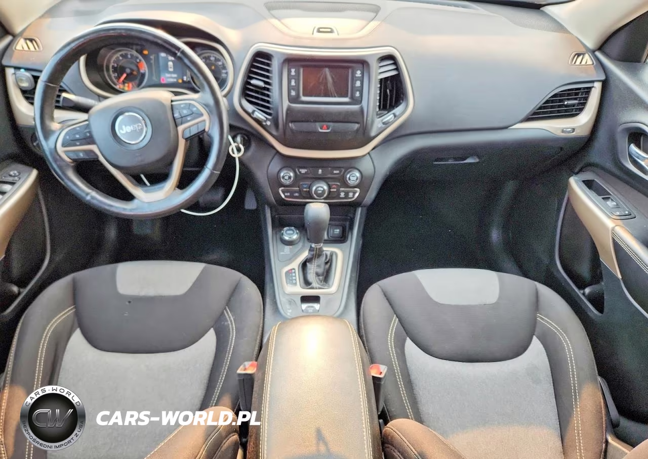 2018 Jeep Cherokee Latitude VIN:1C4PJMCB8JD550217 - 8