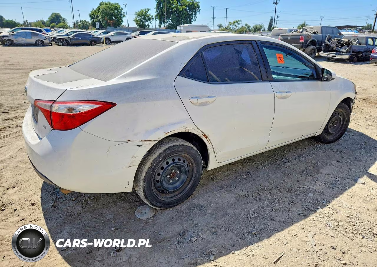 2015 Toyota Corolla Le VIN:5YFBURHE0FP276226 - 3