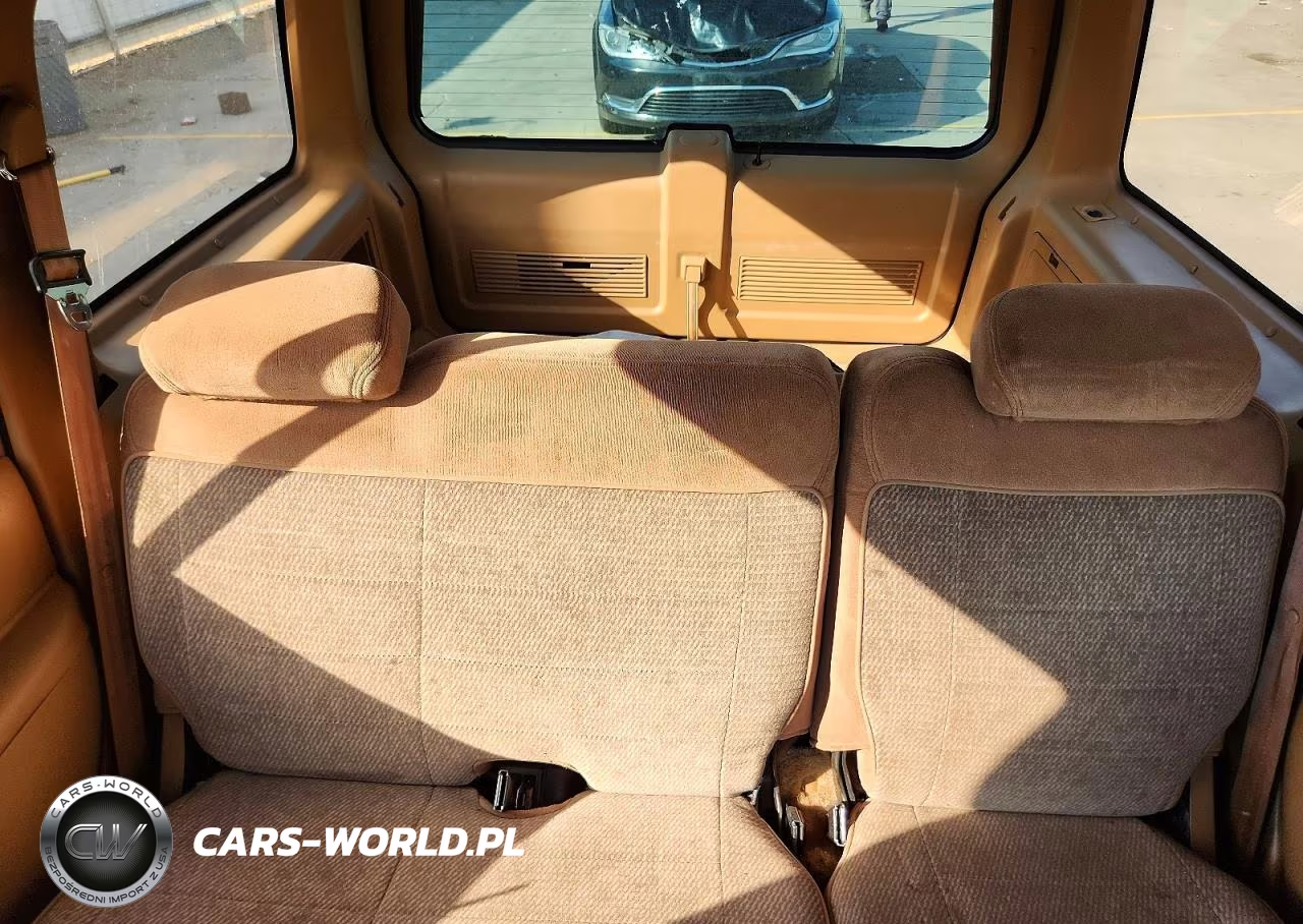 1996 Ford Explorer VIN:1FMDU34X6TUA17053 - 10