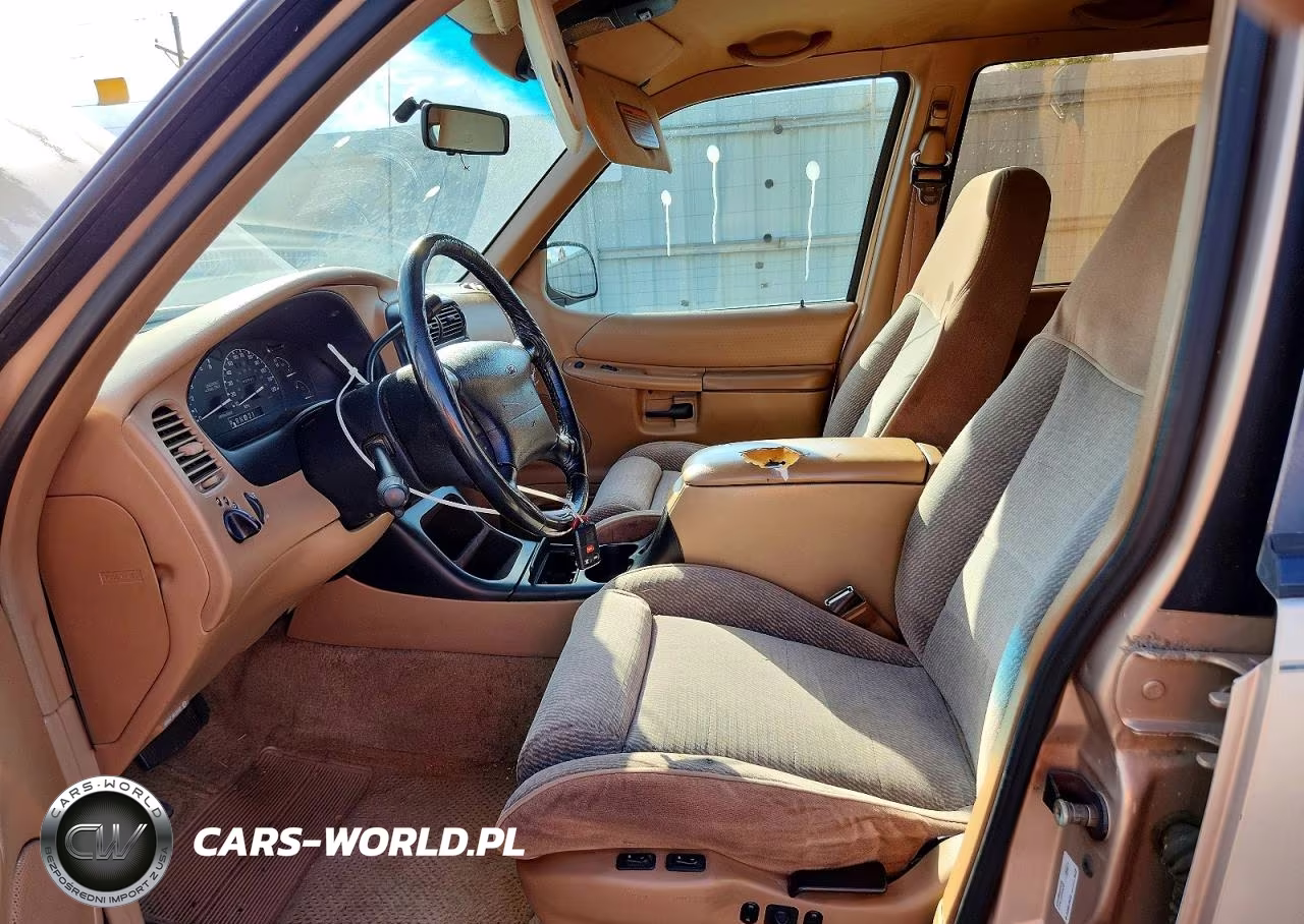 1996 Ford Explorer VIN:1FMDU34X6TUA17053 - 7