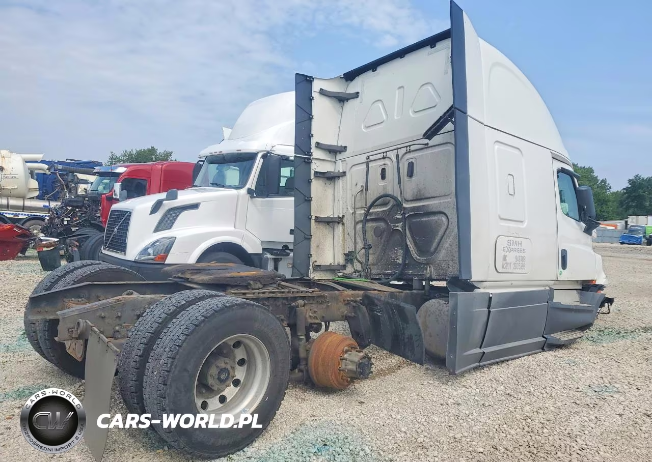 2019 Freightliner Cascadia 126 Semi Truck VIN:3AKJHHDR8KSKF8815 - 3