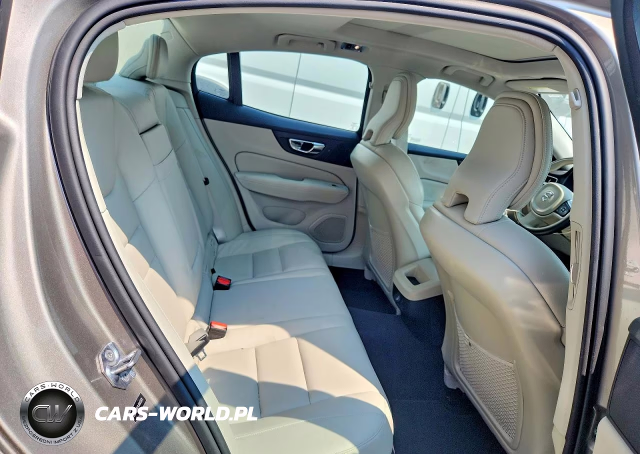 2020 Volvo S60 T6 Momentum VIN:7JRA22TK1LG045372 - 10