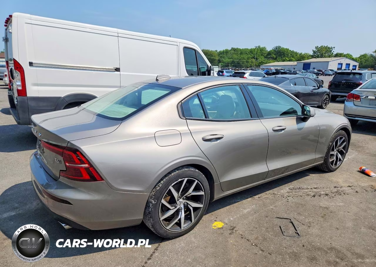 2020 Volvo S60 T6 Momentum VIN:7JRA22TK1LG045372 - 3