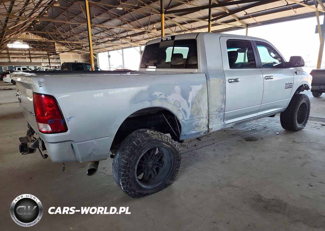 2018 Ram 2500 Slt VIN:3C6UR5ML1JG333840 - 3