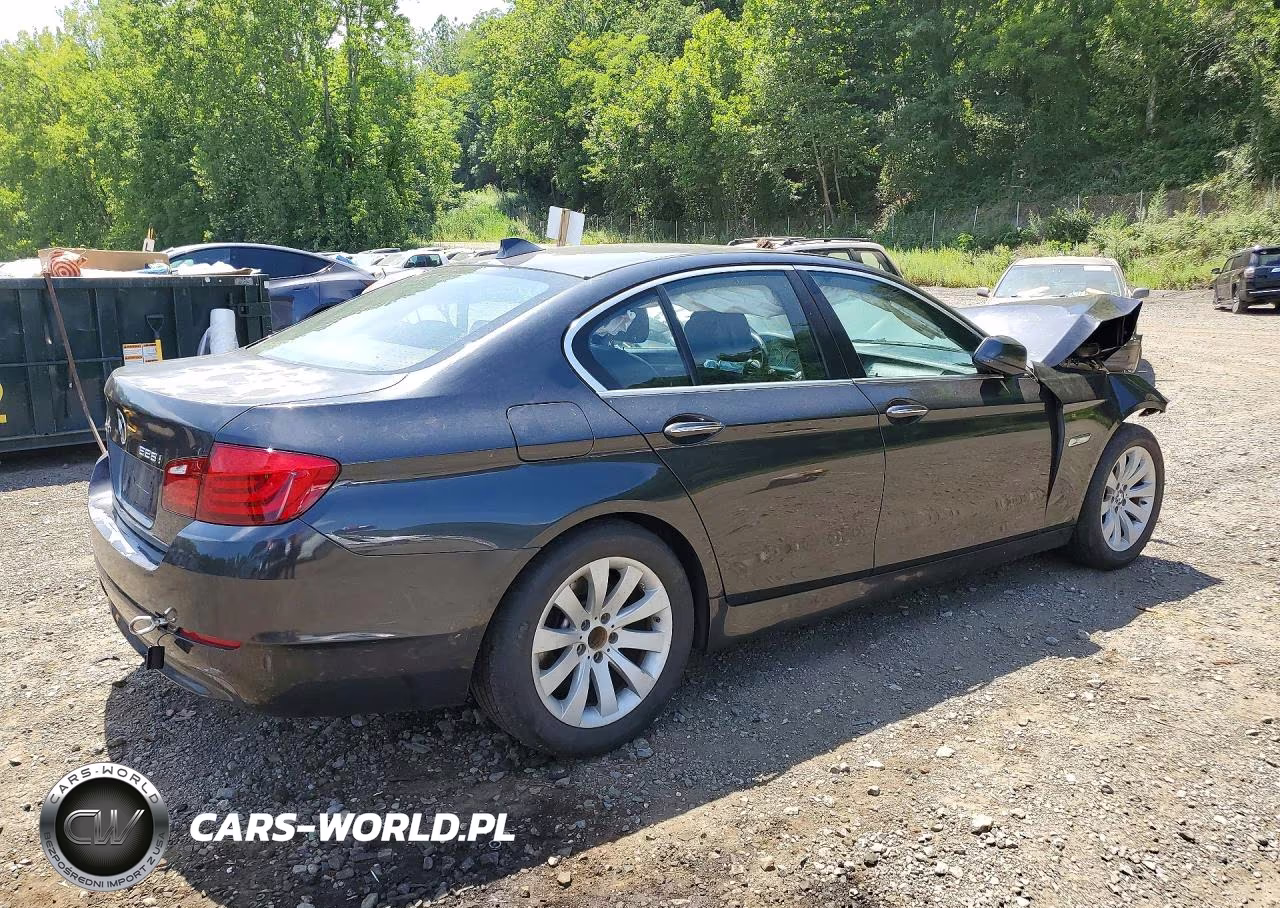 2013 BMW 528 Xi VIN:WBAXH5C54DD113358 - 3