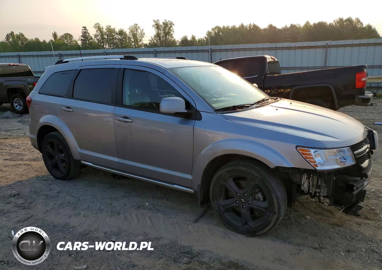 2020 Dodge Journey Crossroad VIN:3C4PDCGB3LT270312 - 4