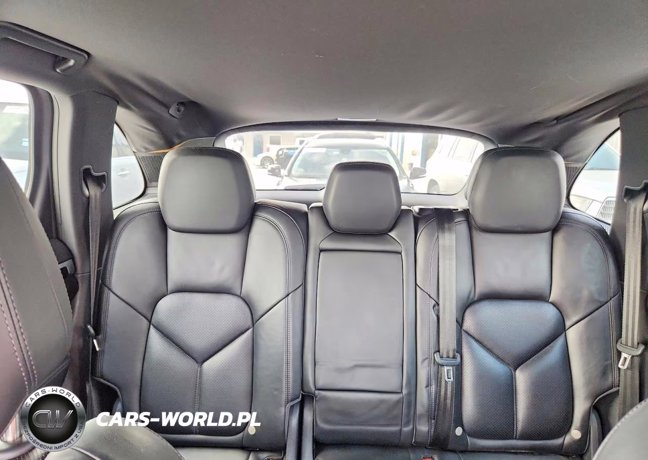 2016 Porsche Cayenne VIN:WP1AA2A24GLA03925 - 10