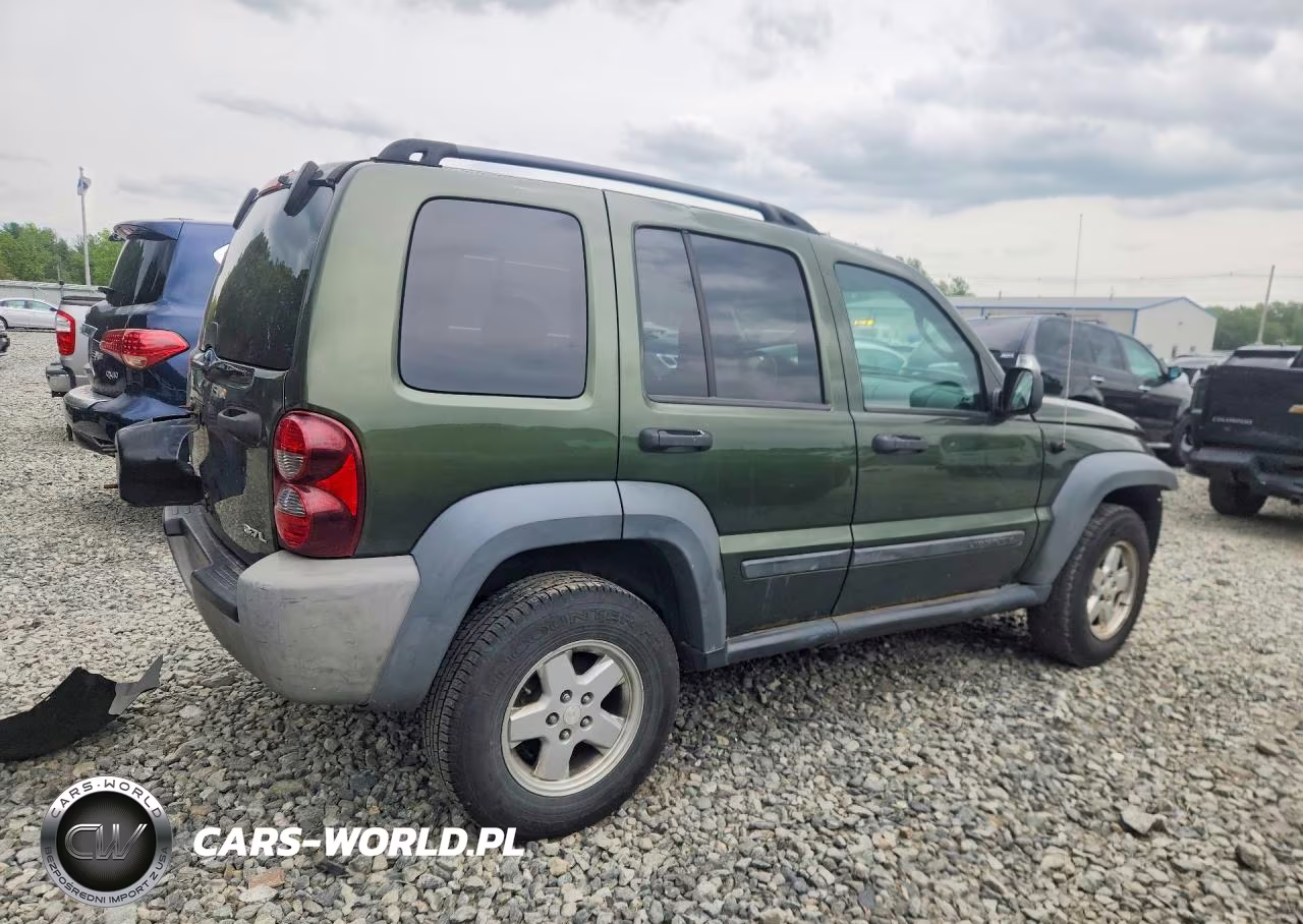 2007 Jeep Liberty Sport VIN:1J4GL48K07W518646 - 3