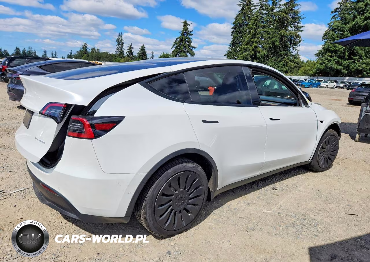 2021 Tesla Model Y VIN:5YJYGDEE7MF153685 - 3