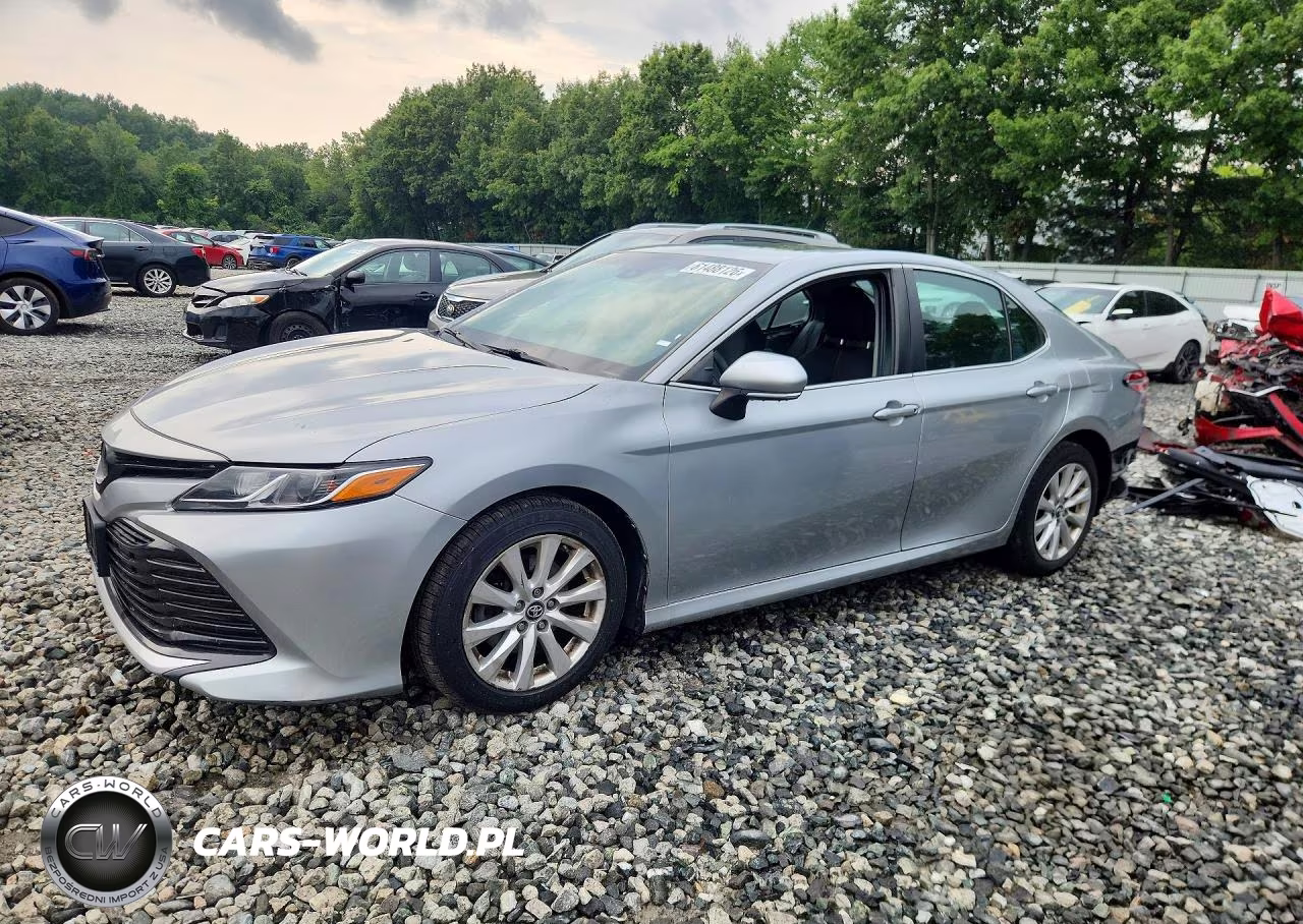2018 Toyota Camry Le – zdjęcie 1 z 13