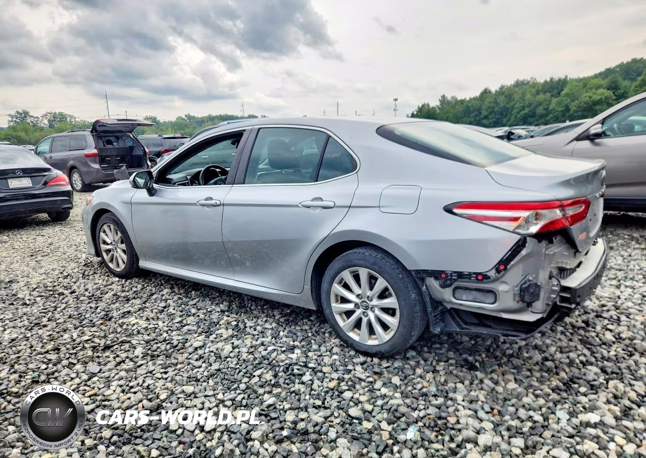 2018 Toyota Camry Le VIN:4T1B11HK0JU108187 - 2