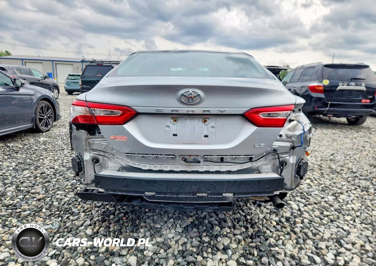2018 Toyota Camry Le VIN:4T1B11HK0JU108187 - 6