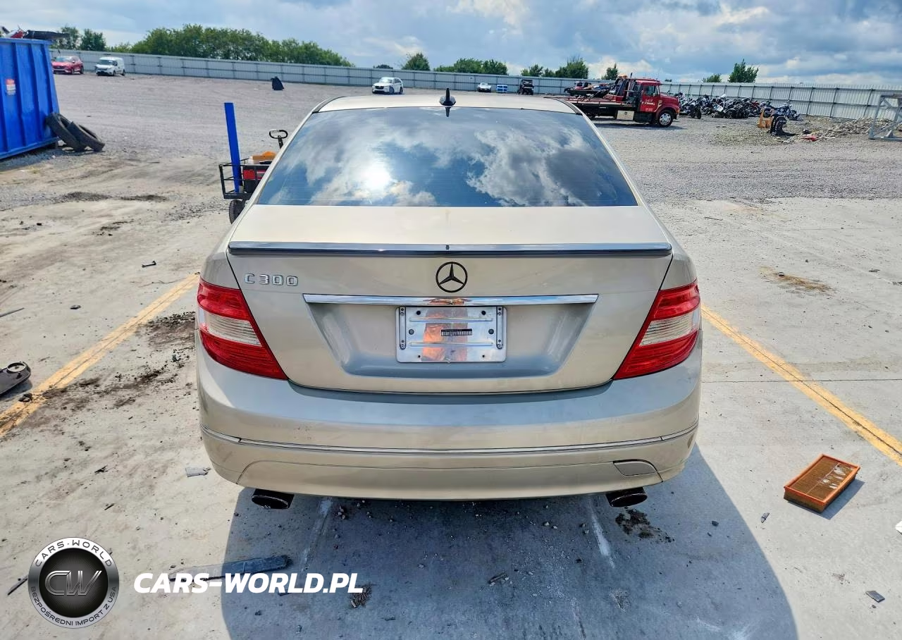 2011 Mercedes-Benz C 300 VIN:WDDGF5EB8BR171135 - 6