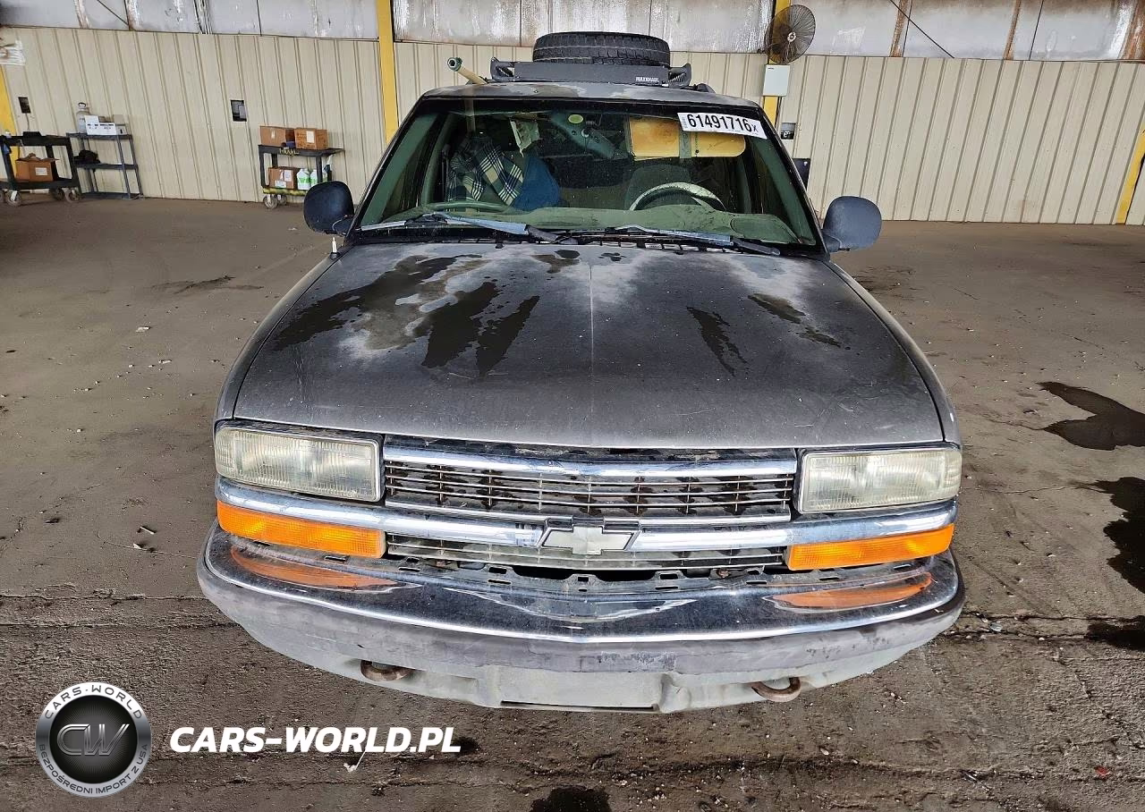 1998 Chevrolet Blazer VIN:1GNDT13W8W2208632 - 5