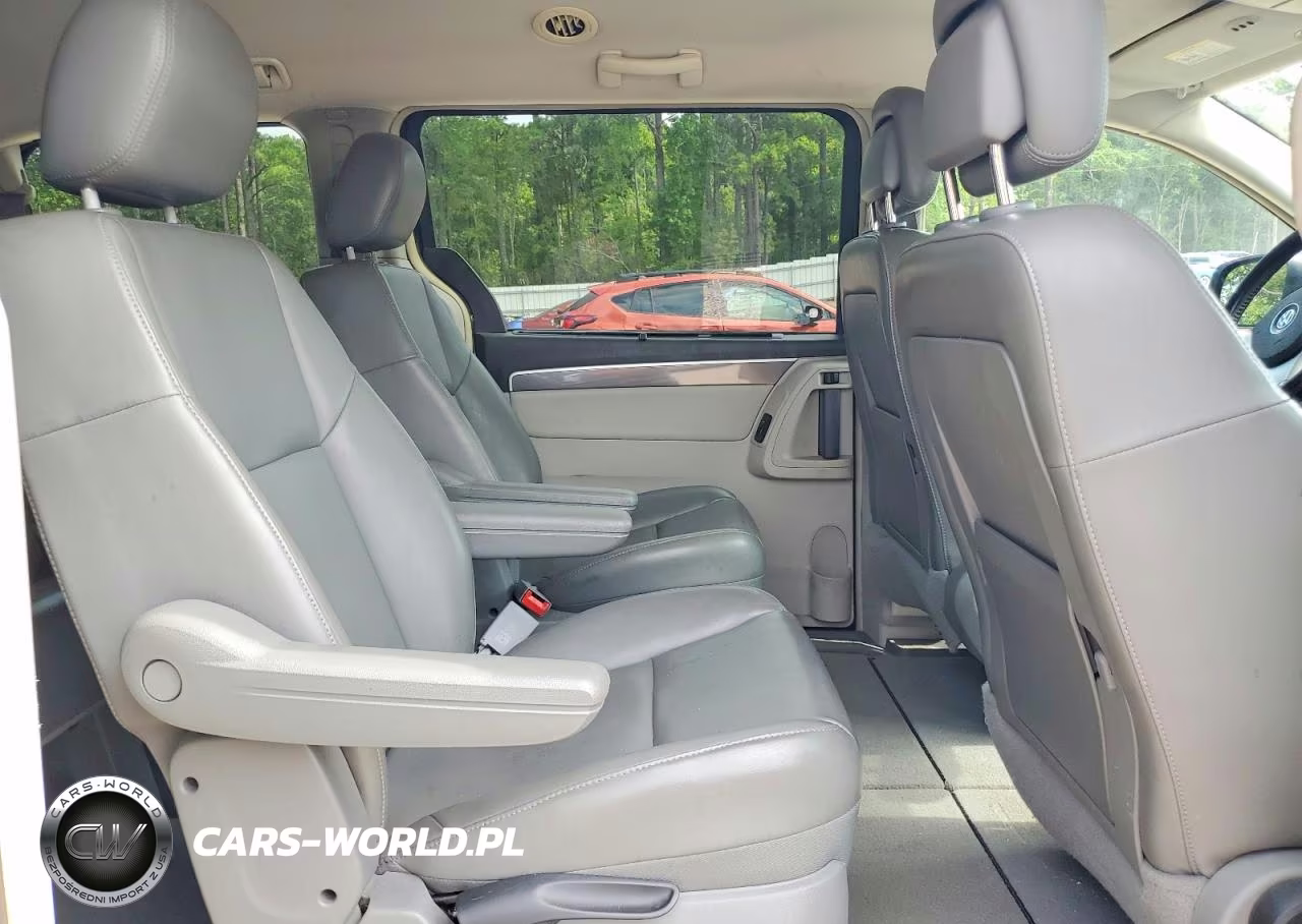 2010 Volkswagen Routan Se VIN:2V4RW3D1XAR280260 - 11