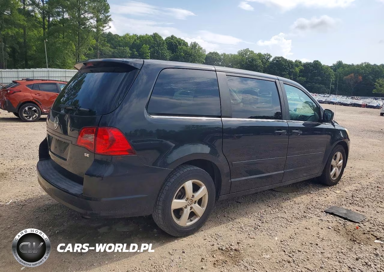 2010 Volkswagen Routan Se VIN:2V4RW3D1XAR280260 - 3