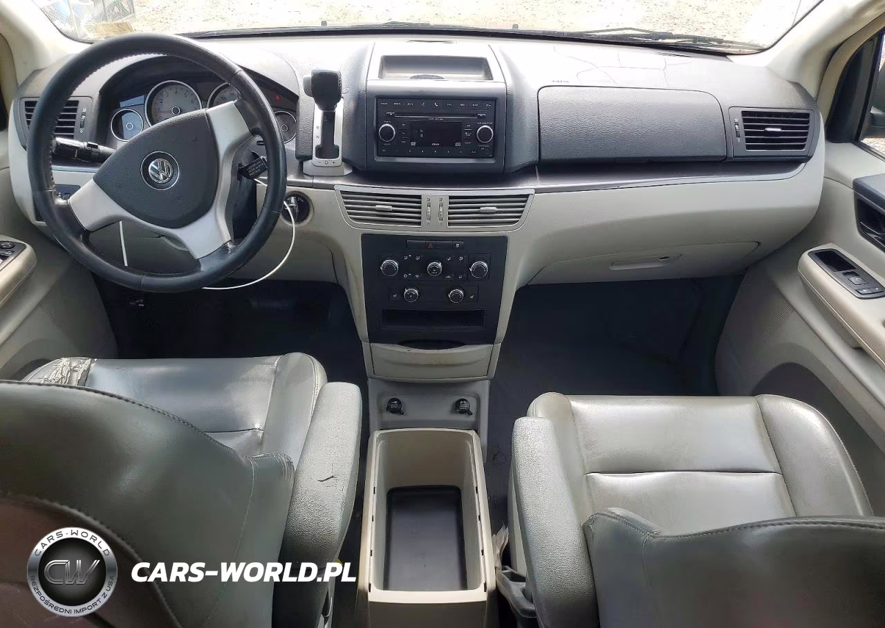 2010 Volkswagen Routan Se VIN:2V4RW3D1XAR280260 - 8