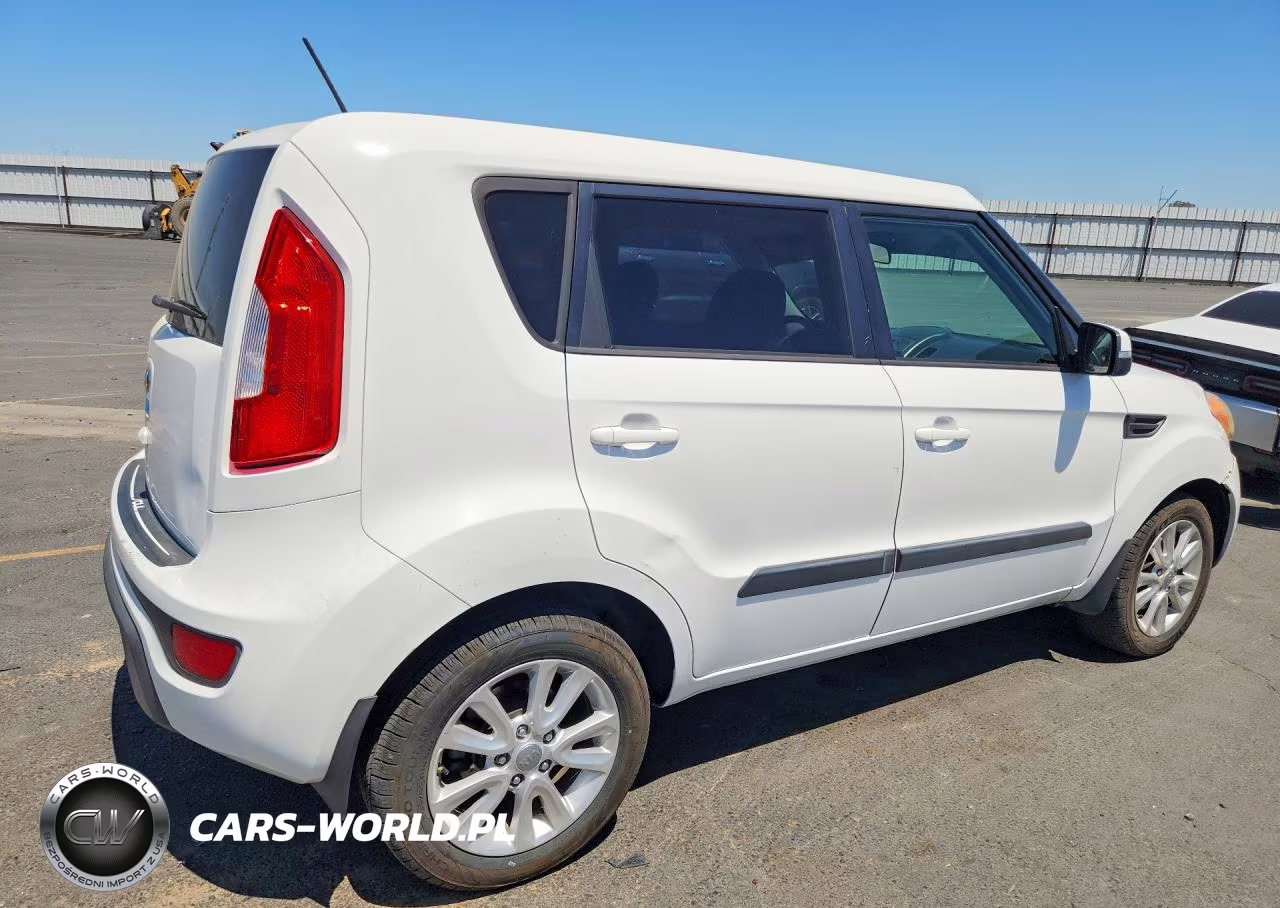 2013 Kia Soul + VIN:KNDJT2A65D7754745 - 3