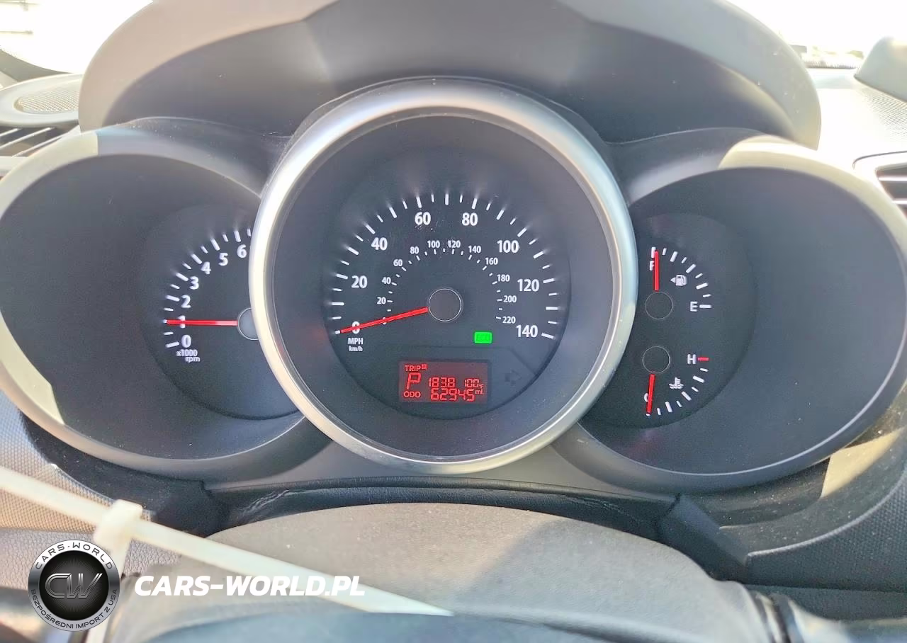 2013 Kia Soul + VIN:KNDJT2A65D7754745 - 9