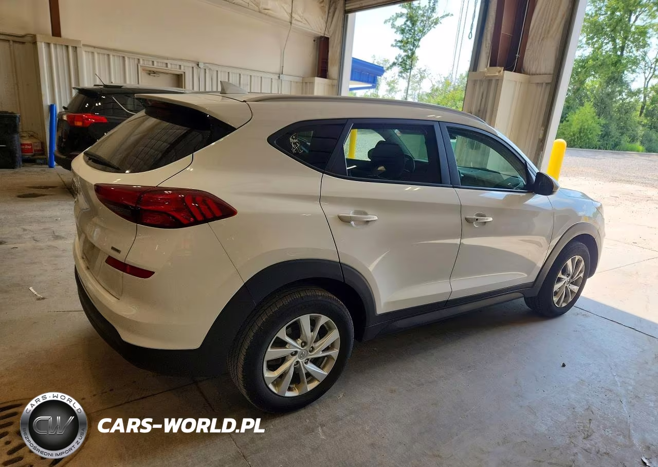2019 Hyundai Tucson Value VIN:KM8J3CA44KU069537 - 3