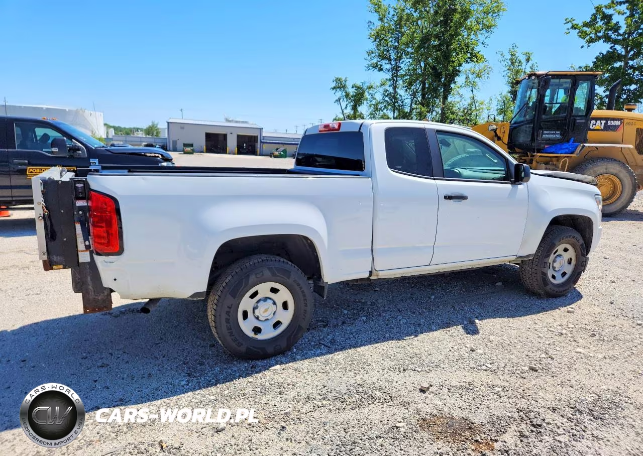 2018 Chevrolet Colorado VIN:1GCHSBEA7J1208298 - 3