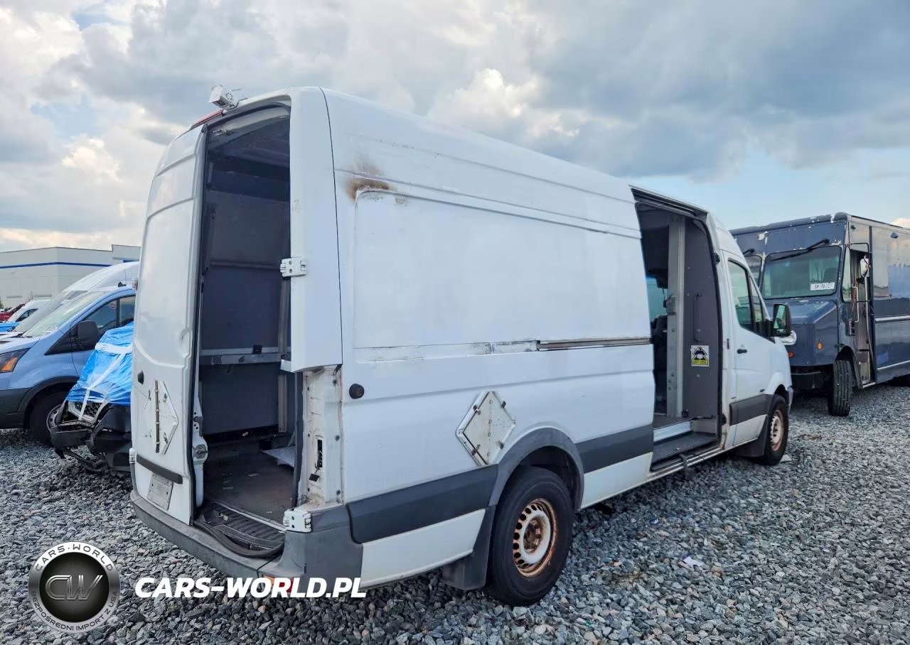 2011 Mercedes-Benz Sprinter 2500 Delivery Van VIN:WD3PE8CB1B5591385 - 3