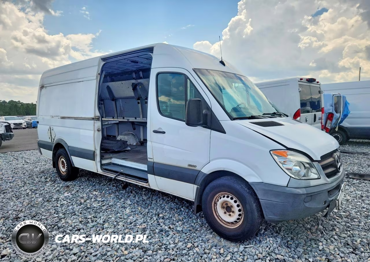2011 Mercedes-Benz Sprinter 2500 Delivery Van VIN:WD3PE8CB1B5591385 - 4