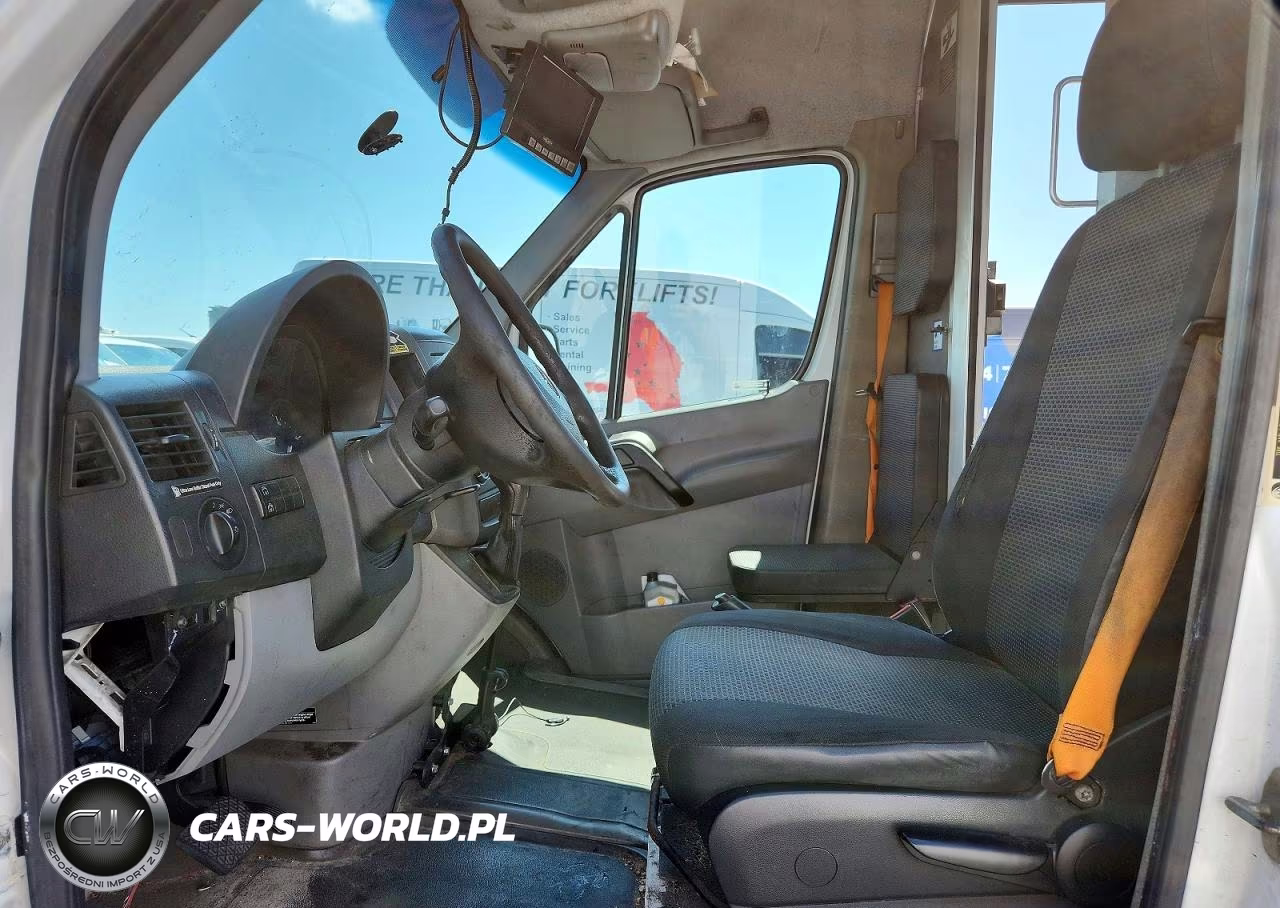 2011 Mercedes-Benz Sprinter 2500 Delivery Van VIN:WD3PE8CB1B5591385 - 7