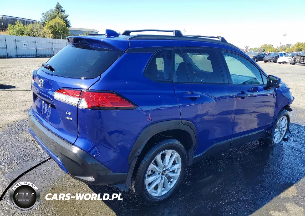 2023 Toyota Corolla Cross Le VIN:7MUCAABG0PV067737 - 3