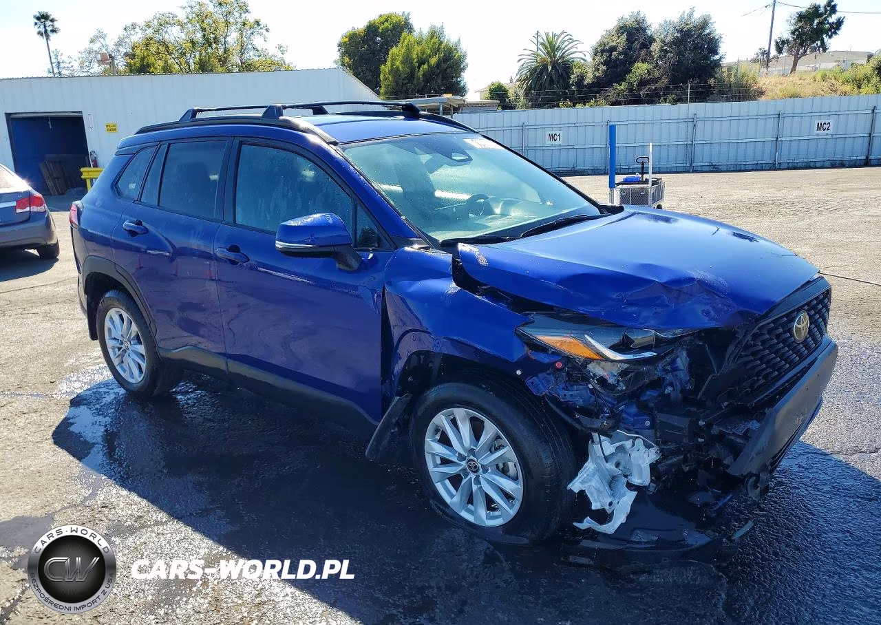 2023 Toyota Corolla Cross Le VIN:7MUCAABG0PV067737 - 4