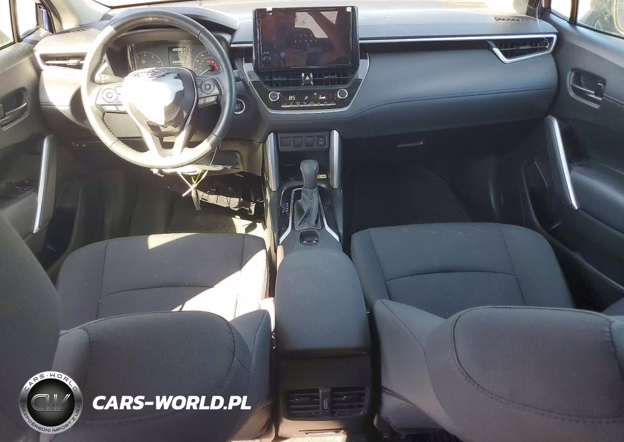 2023 Toyota Corolla Cross Le VIN:7MUCAABG0PV067737 - 8