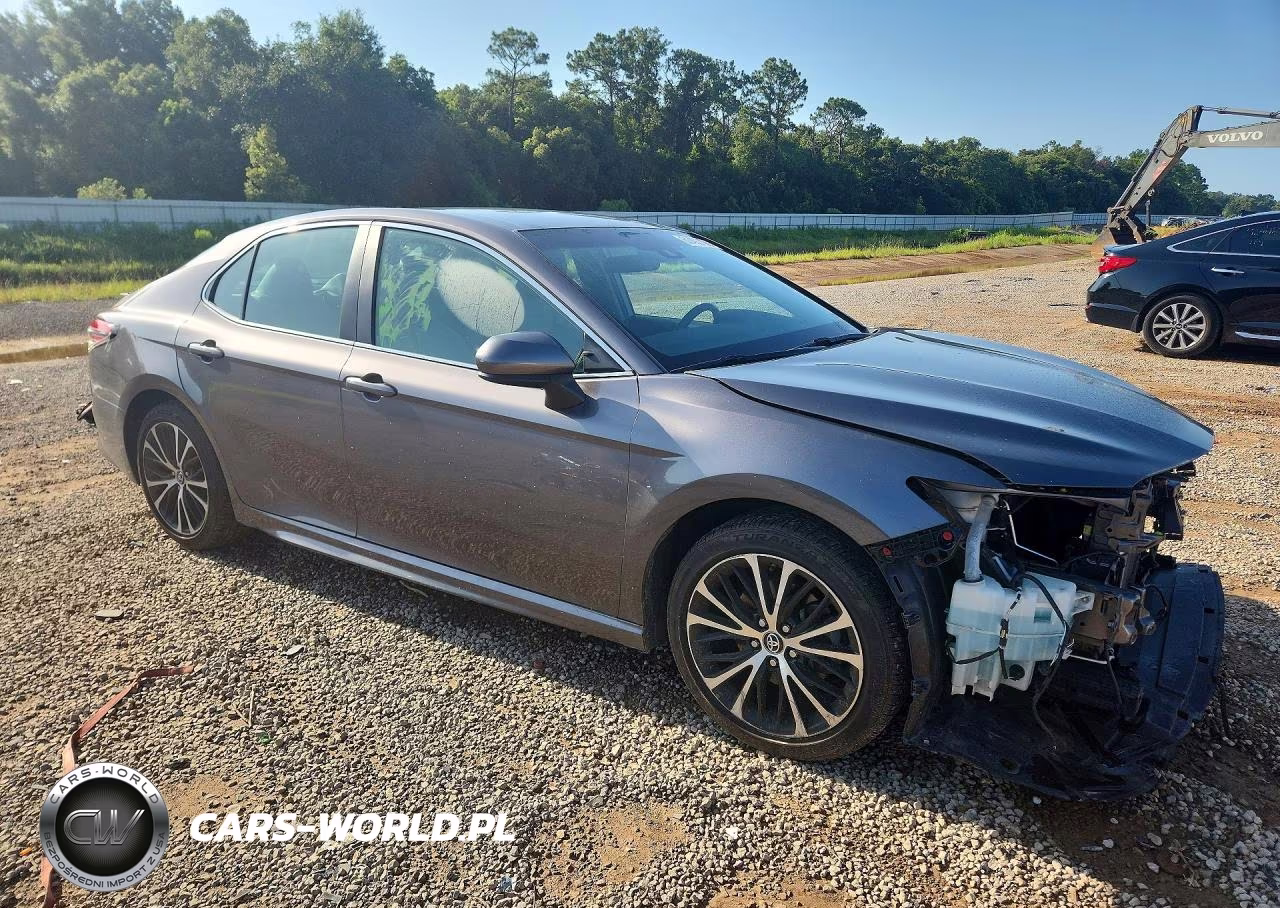 2018 Toyota Camry Se VIN:4T1B11HK6JU158611 - 4