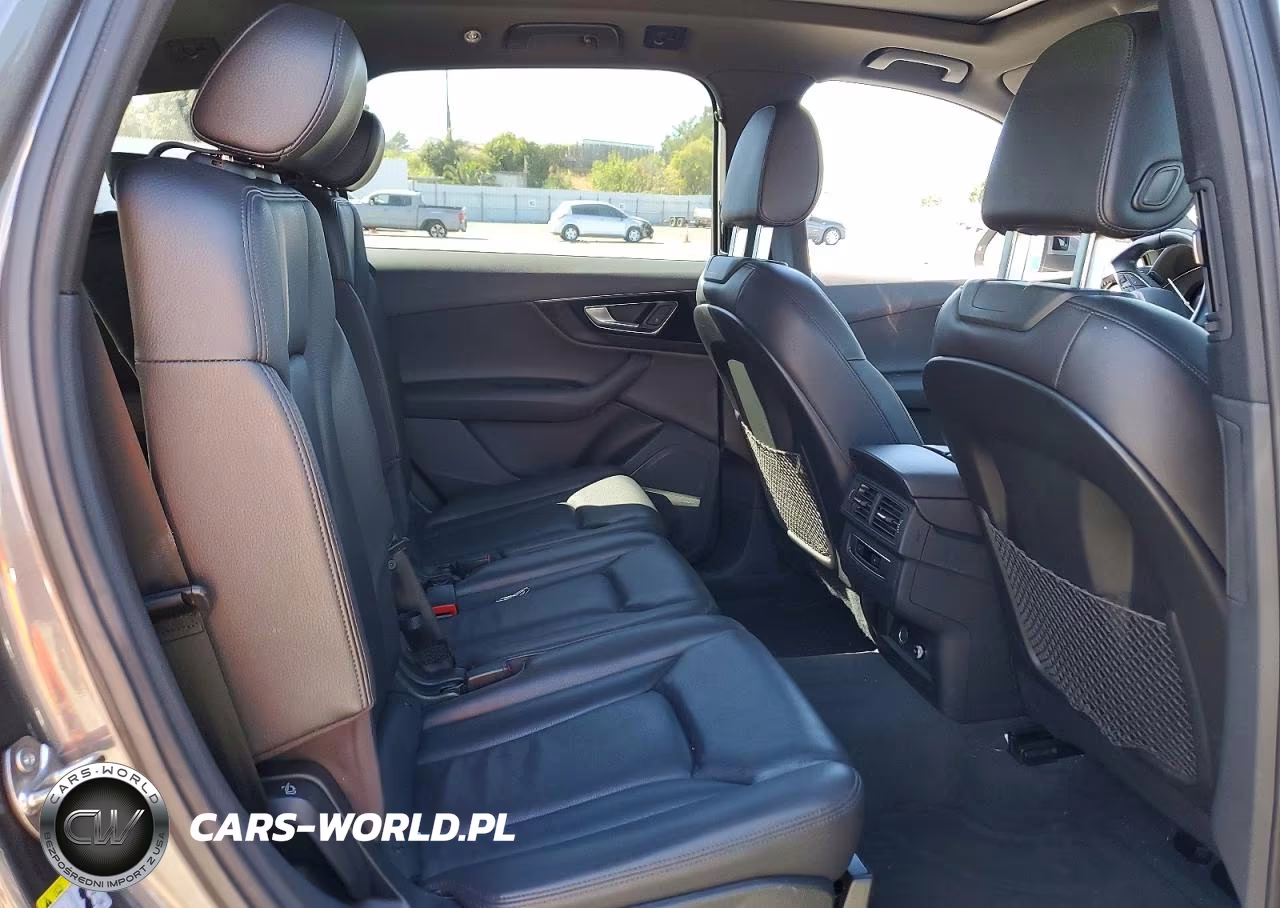 2019 Audi Q7 Premium Plus VIN:WA1LAAF74KD020942 - 10