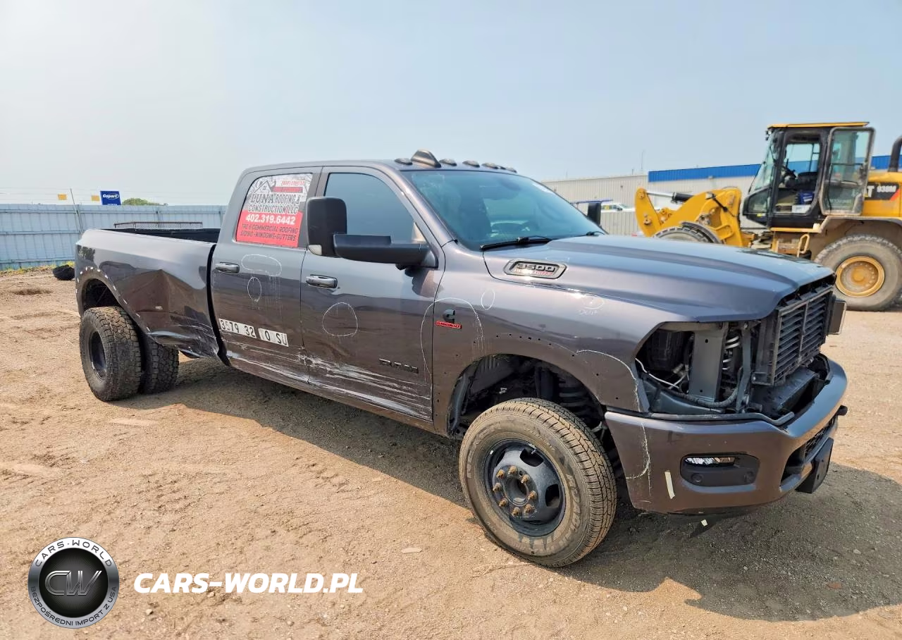 2021 Ram 3500 Laramie VIN:3C63RRJL5MG589572 - 4