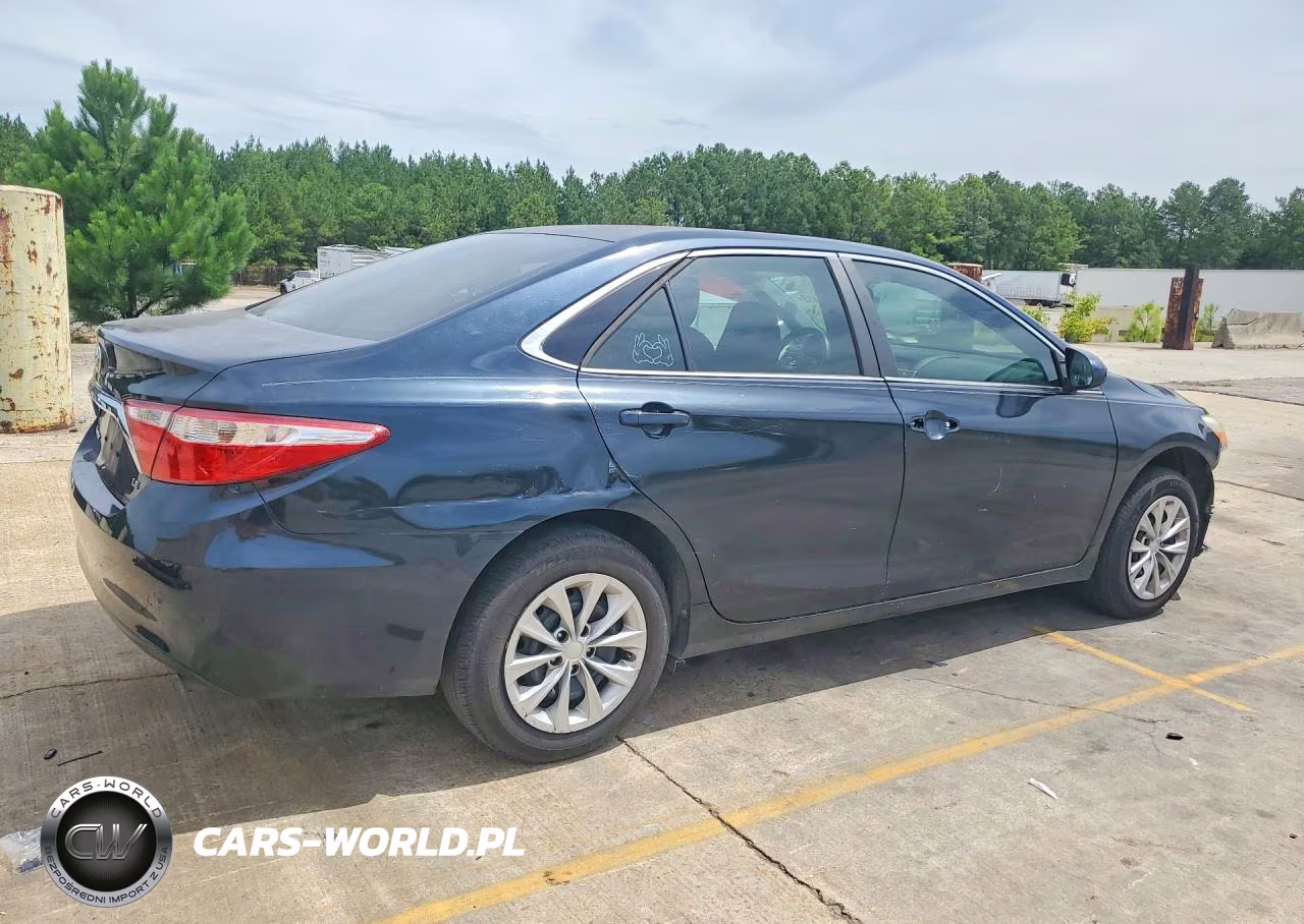2017 Toyota Camry Le VIN:4T1BF1FK1HU449483 - 3