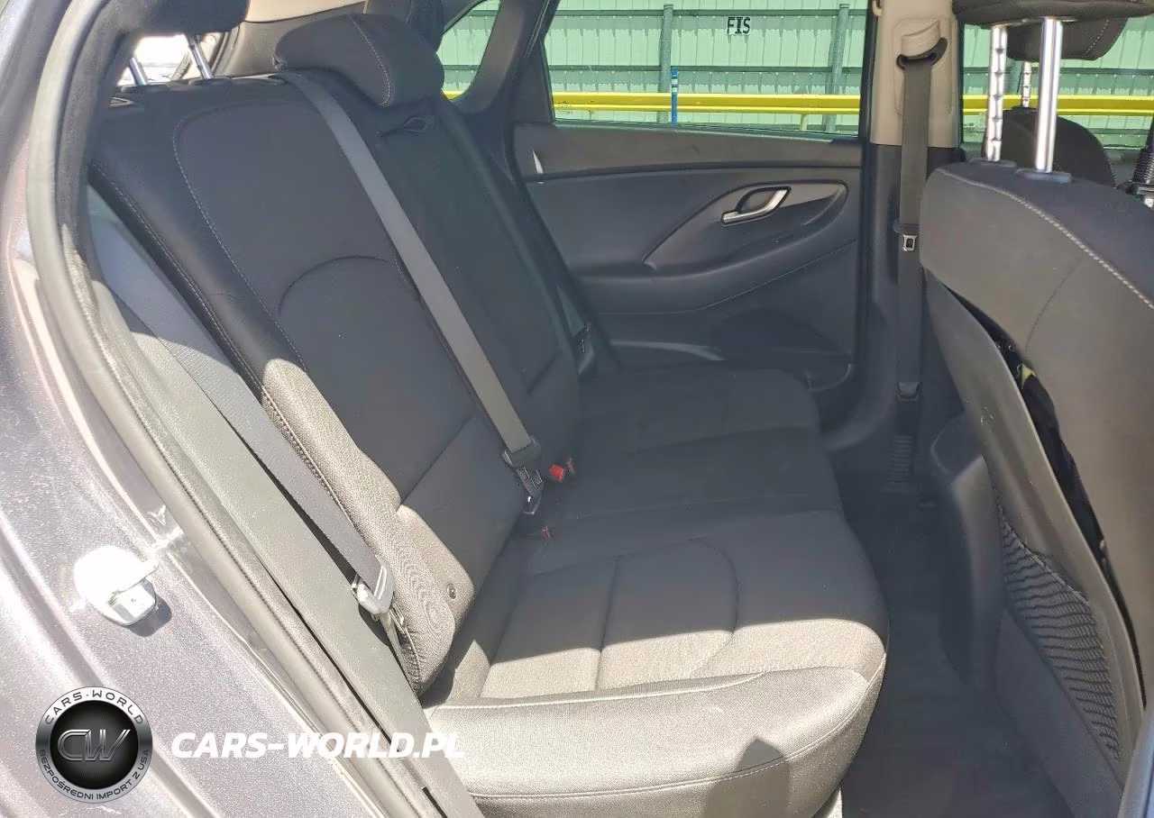 2018 Hyundai Elantra Gt Base VIN:KMHH35LE4JU014682 - 10