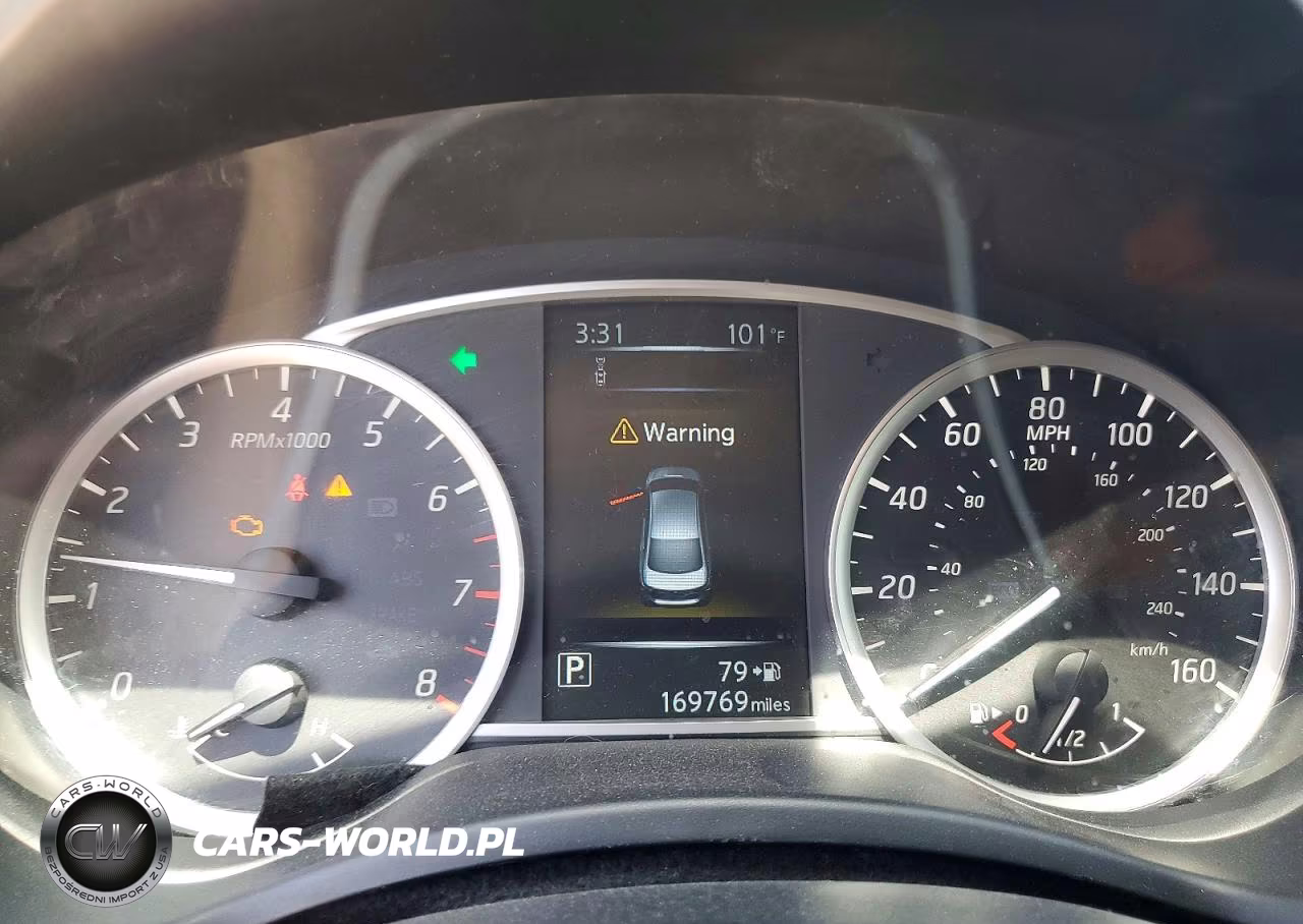 2018 Nissan Sentra S VIN:3N1AB7AP1JY274286 - 9