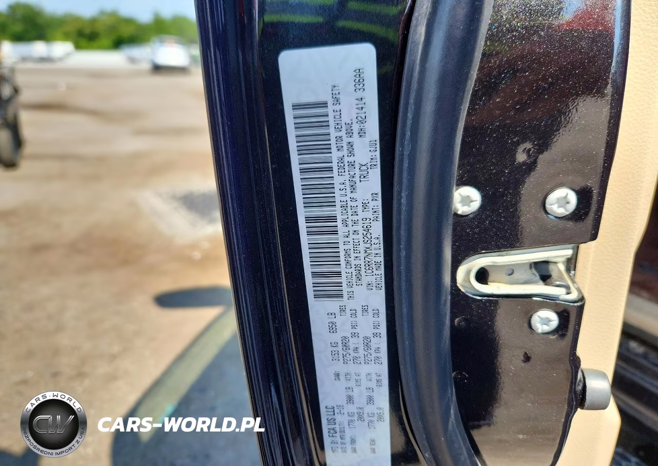 2018 Ram 1500 Laramie VIN:1C6RR7NMXJS254619 - 13