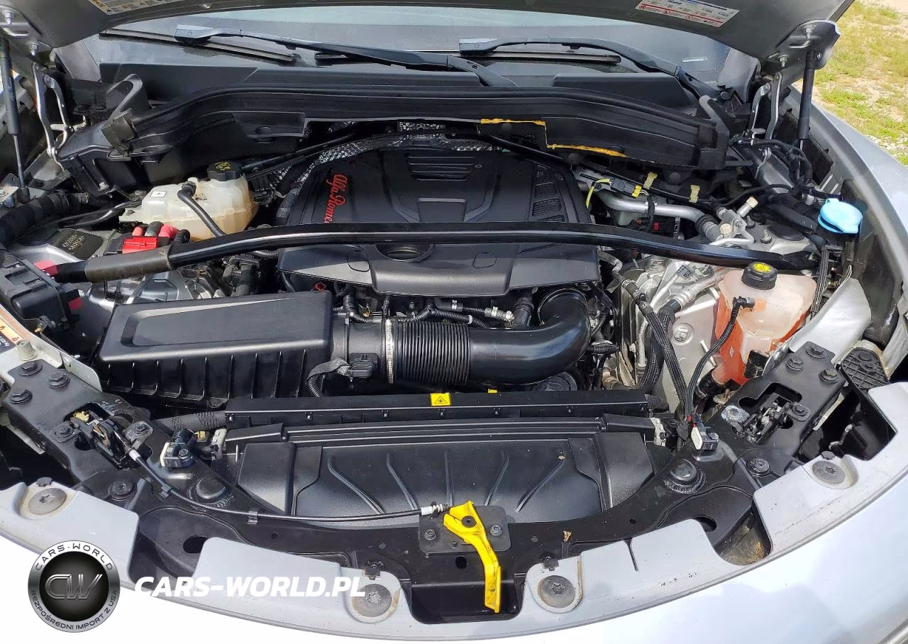 2018 Alfa Romeo Stelvio Sport VIN:ZASFAKPN1J7B92565 - 12