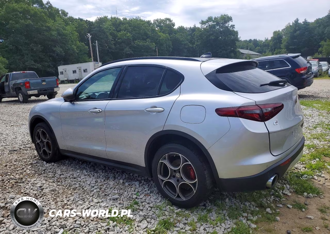 2018 Alfa Romeo Stelvio Sport VIN:ZASFAKPN1J7B92565 - 2