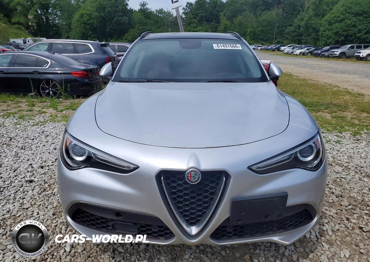 2018 Alfa Romeo Stelvio Sport VIN:ZASFAKPN1J7B92565 - 5