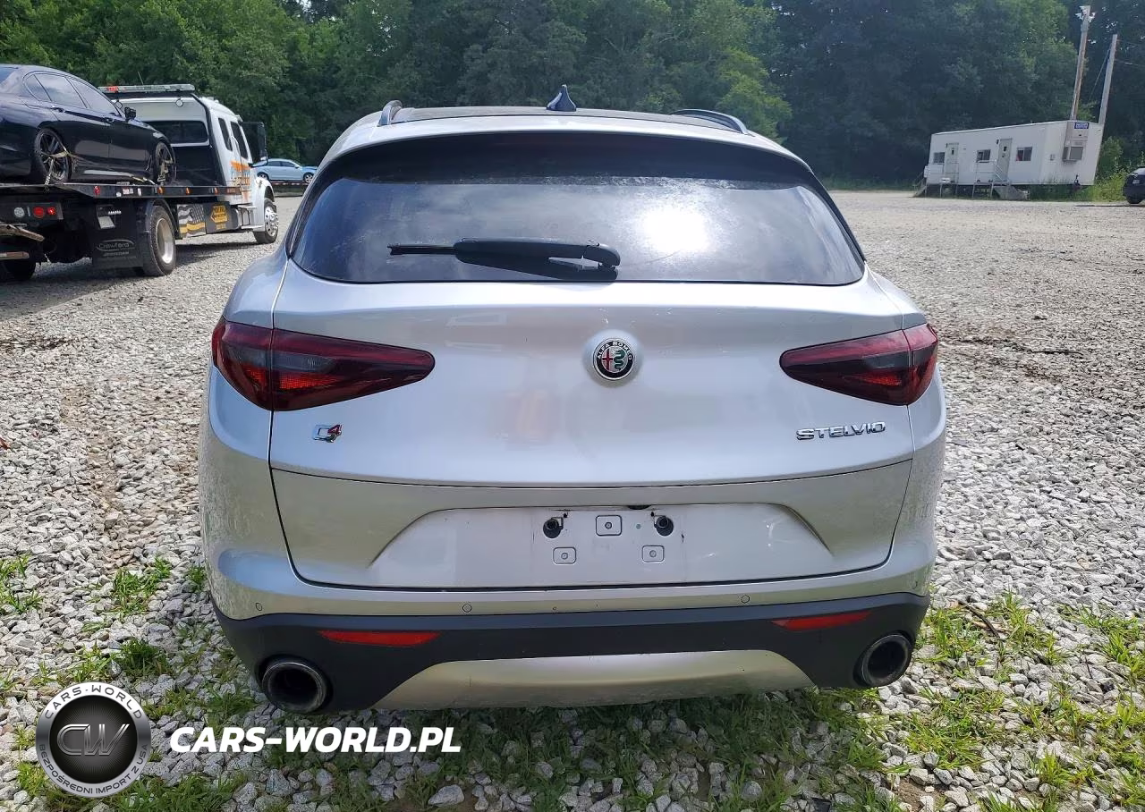 2018 Alfa Romeo Stelvio Sport VIN:ZASFAKPN1J7B92565 - 6