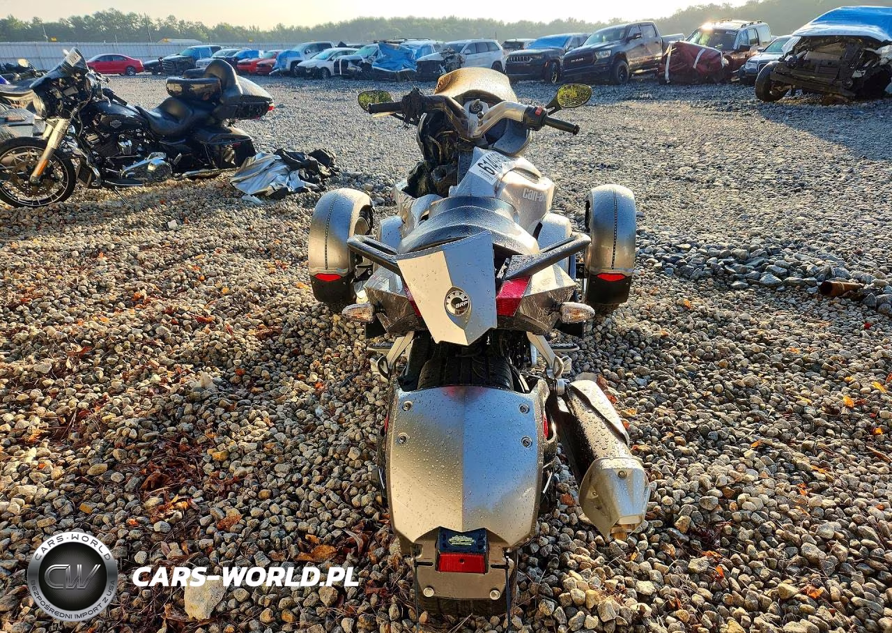 2013 Can-Am Spyder Roadster Rs VIN:2BXNAAC19DV000711 - 4