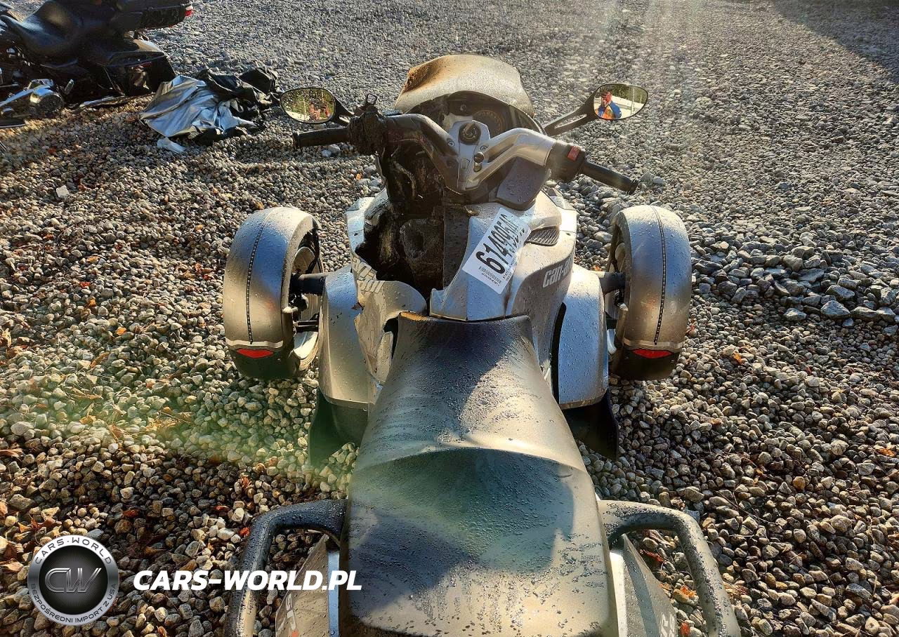 2013 Can-Am Spyder Roadster Rs VIN:2BXNAAC19DV000711 - 6