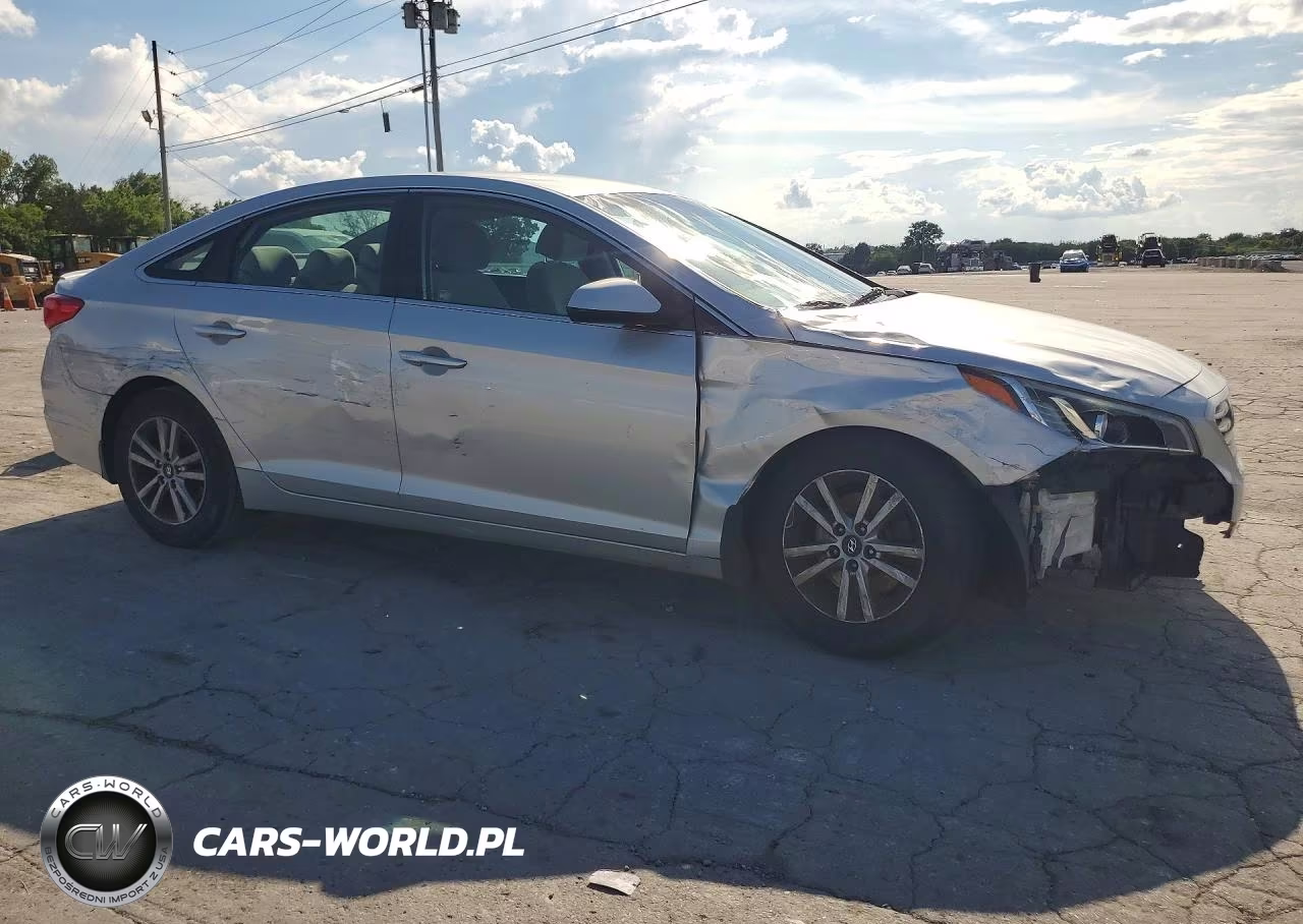 2015 Hyundai Sonata Se VIN:5NPE24AF1FH158319 - 4