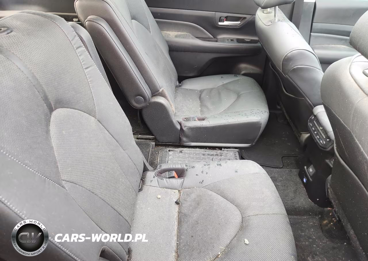 2026 Toyota Grand Highlander Hybrid Limited VIN:5TDACAB52TS070191 - 11