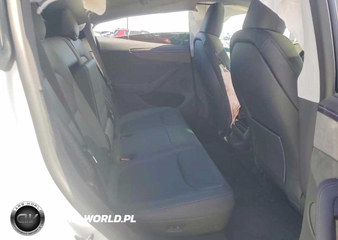 2026 Tesla Model Y VIN:7SAYGDEE2TA465766 - 10