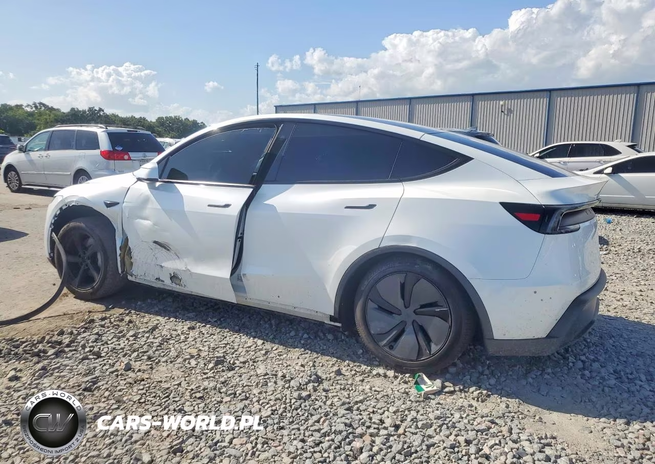 2026 Tesla Model Y VIN:7SAYGDEE2TA465766 - 2