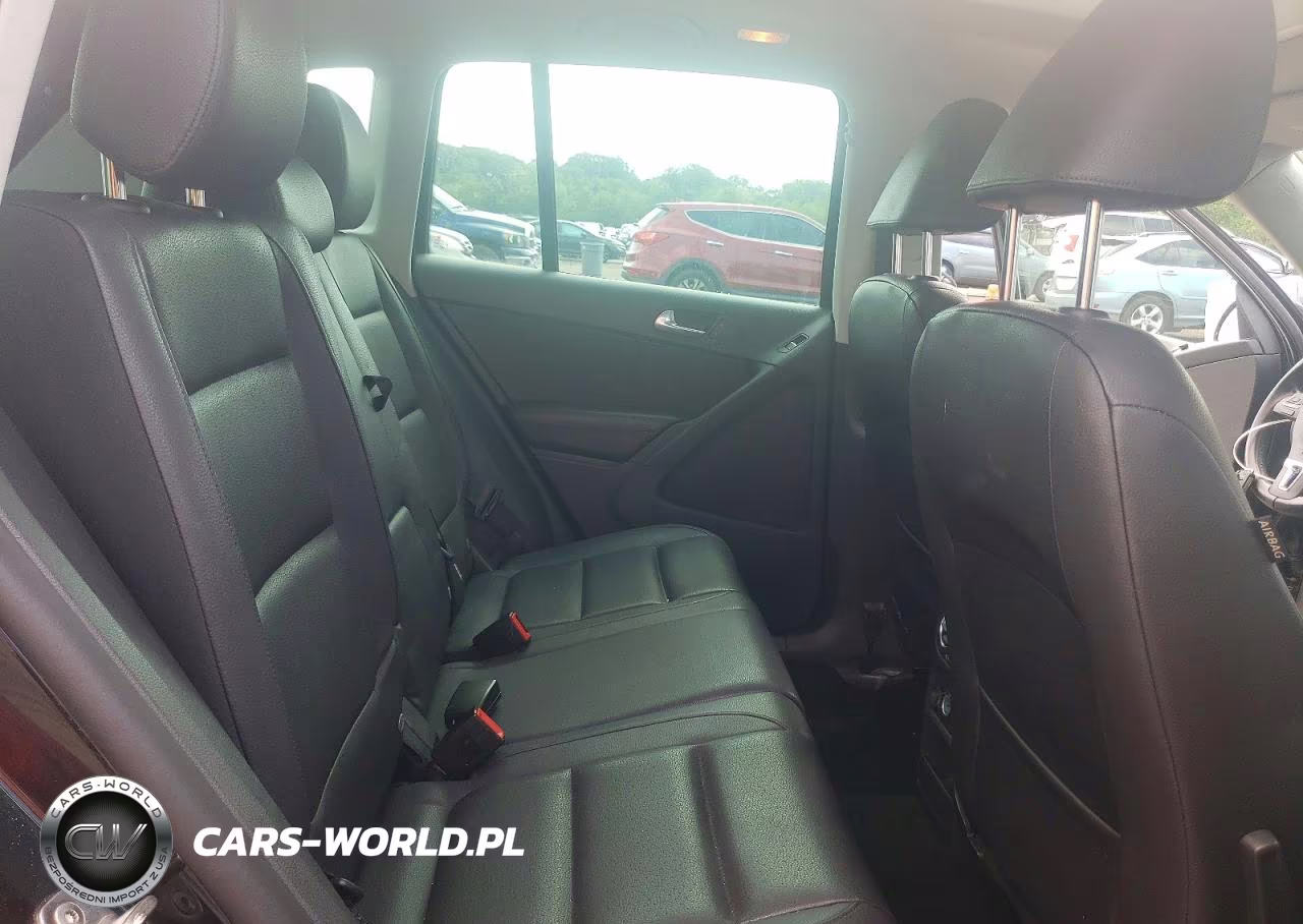 2016 Volkswagen Tiguan S VIN:WVGBV7AX5GW602815 - 10