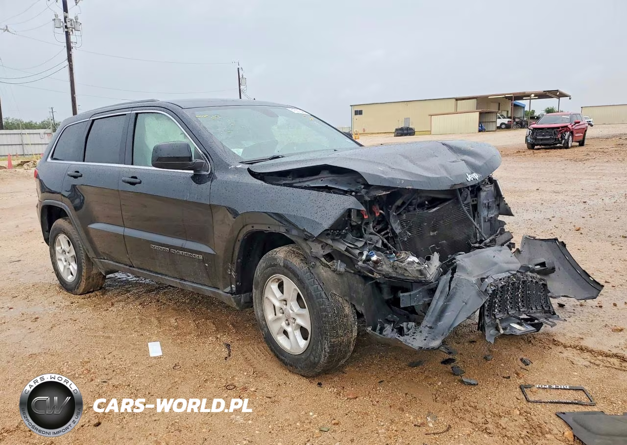 2017 Jeep Grand Cherokee Laredo VIN:1C4RJEAG7HC804738 - 4
